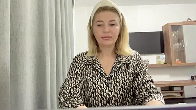 Snapshot of Blondie_xoxoxo chatting on September 2025 05:07:01 AM Blondie xoxoxo online show from September 2025 05:07:01 AM