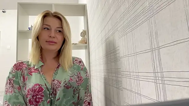 Blondie xoxoxo online show from September 2025 09:36:01 AM