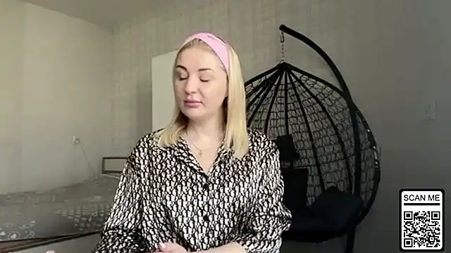 Blondie xoxoxo online show from May 2026 06:43:02 AM
