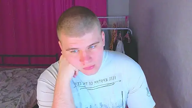 kittenmurr online show from March 2026 08:25:02 PM