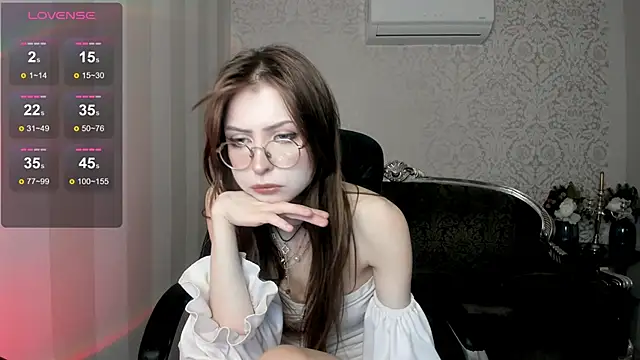 Snapshot of Grace_blush chatting on December 2025 09:54:01 PM Grace blush online show from December 2025 09:54:01 PM