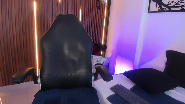 Sophia Blazee online show from November 2025 12:18:02 PM