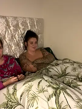 Charsworld online show from November 2025 05:37:02 PM