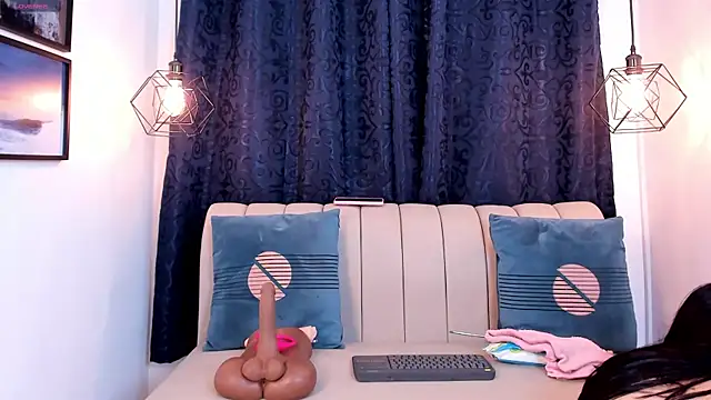 natasha moreno online show from September 2025 12:42:01 PM