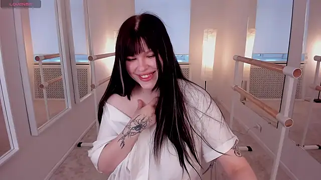Snapshot of oh_my_lilith chatting on October 2025 05:15:01 AM oh my lilith online show from October 2025 05:15:01 AM