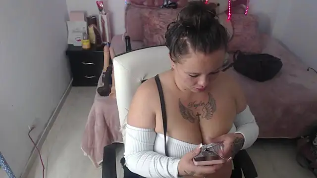 patty squirt  online show from April 2026 11:34:01 AM