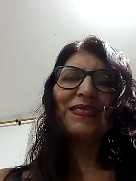 swity foster online show from November 2025 12:55:02 AM