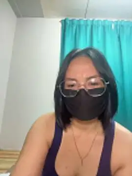 Snapshot of melyiaaa chatting on December 2025 03:29:01 PM melyiaaa online show from December 2025 03:29:01 PM