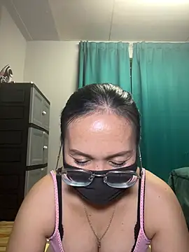 melyiaaa online show from April 2026 02:47:01 PM