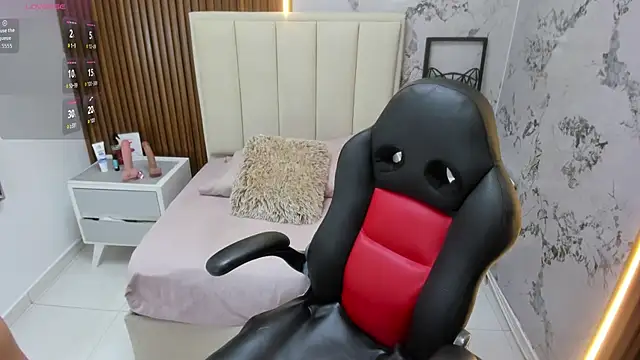 Snapshot of BRIHANACONOR chatting on October 2025 12:27:01 PM BRIHANACONOR online show from October 2025 12:27:01 PM