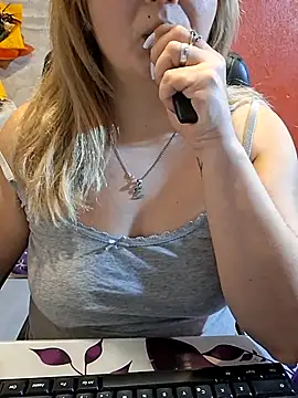 qSensi online show from December 2025 02:39:01 AM