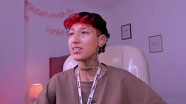 Snapshot of Luci_Rose chatting on April 2026 07:42:02 PM Luci Rose online show from April 2026 07:42:02 PM
