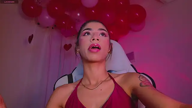 Snapshot of BrunetteAdams001 chatting on February 2026 06:42:02 AM BrunetteAdams001 online show from February 2026 06:42:02 AM