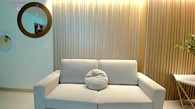 VeronicaBlue online show from March 2026 10:32:01 AM