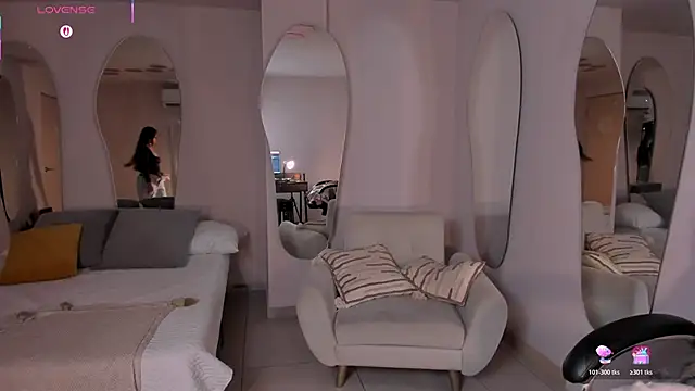 VeronicaBlue online show from March 2026 10:04:02 AM