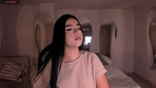 NataliaGaret online show from May 2026 11:37:02 AM