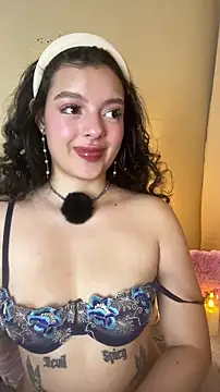 AriaHeavenss online show from November 2025 12:32:01 AM