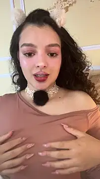 AriaHeavenss online show from November 2025 12:31:01 AM