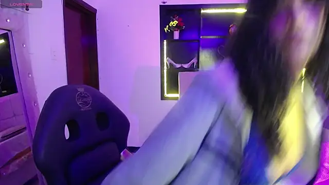 emiily smith1 online show from October 2025 07:32:02 PM