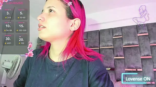 Mitsury foxx online show from October 2025 04:52:01 AM