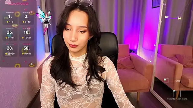 Snapshot of Leya_moonlight chatting on September 2025 10:35:01 PM Leya moonlight online show from September 2025 10:35:01 PM