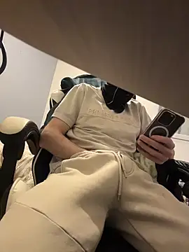 Snapshot of tok_lo24 chatting on February 2026 01:36:02 PM tok lo24 online show from February 2026 01:36:02 PM