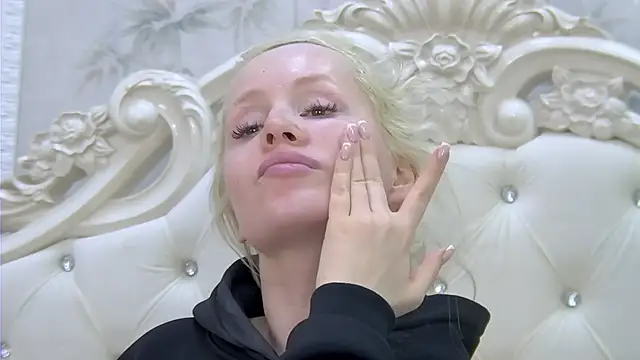 EllieFrosty  online show from November 2025 12:43:02 AM