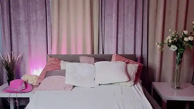 Snapshot of evafolver chatting on October 2025 06:12:02 AM evafolver online show from October 2025 06:12:02 AM