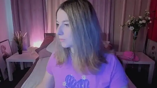 Snapshot of evafolver chatting on October 2025 06:12:01 AM evafolver online show from October 2025 06:12:01 AM