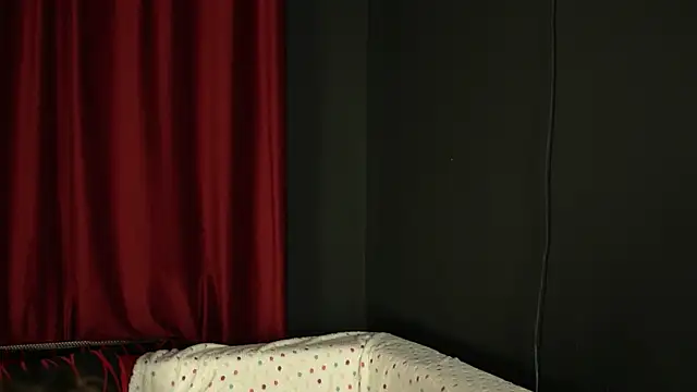 Tracyix online show from May 2026 06:24:02 PM