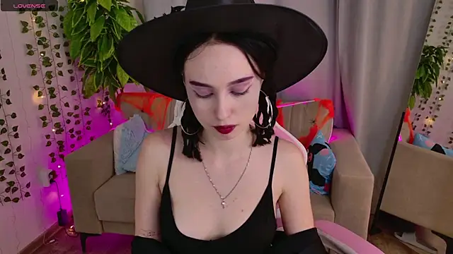 MonikaCarter online show from October 2025 02:40:02 PM