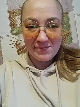 Kiss Eva online show from February 2026 03:46:01 PM