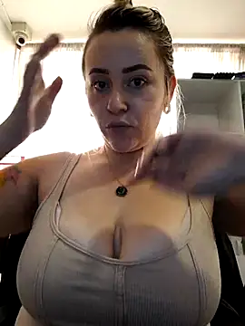 CurvyLust x online show from October 2025 03:44:02 PM