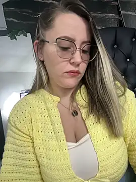 CurvyLust x online show from May 2026 01:29:02 PM