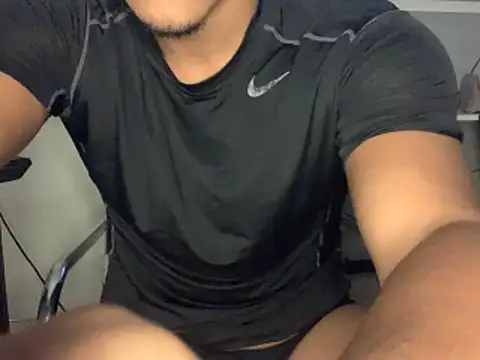 Snapshot of edualqxo chatting on November 2025 08:41:02 PM edualqxo online show from November 2025 08:41:02 PM