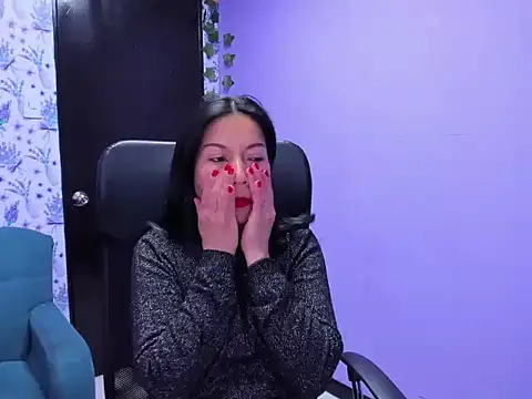 Megan Collinss  online show from October 2025 02:18:02 PM