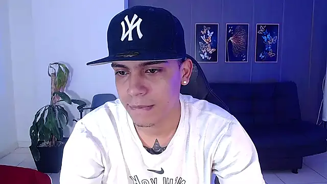 david santos16 online show from September 2025 03:19:02 AM