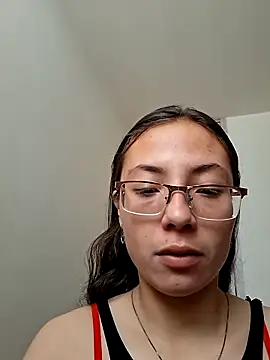 Valeria Saenz 25 online show from September 2025 04:28:01 PM