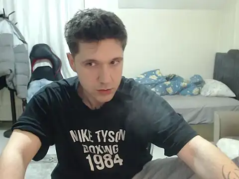 2handsomemann online show from February 2026 10:00:01 PM