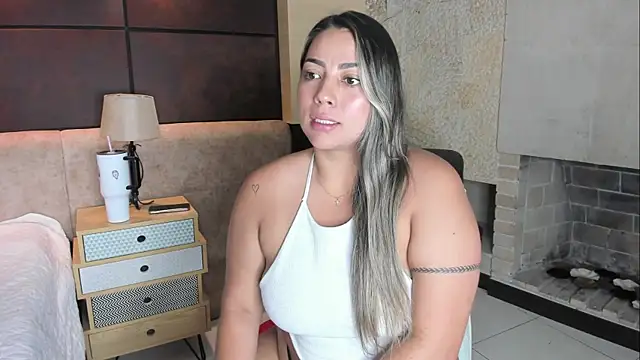 CandelaMartineez online show from October 2025 03:53:01 PM