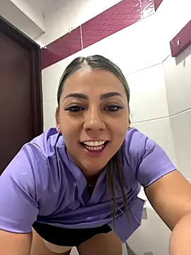 CandelaMartineez online show from October 2025 04:04:01 PM