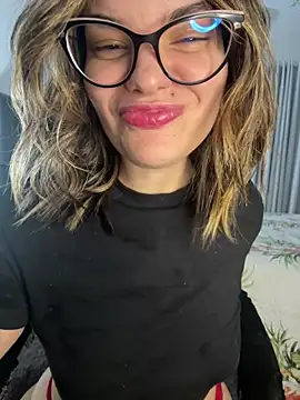 Snapshot of Pribaixinha chatting on November 2025 09:47:01 PM Pribaixinha online show from November 2025 09:47:01 PM