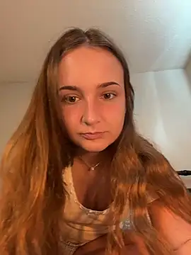 Snapshot of MadilynX777 chatting on October 2025 06:18:01 PM MadilynX777 online show from October 2025 06:18:01 PM