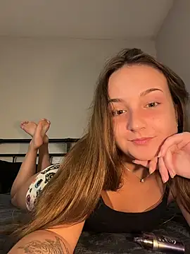 Snapshot of MadilynX777 chatting on November 2025 11:04:02 PM MadilynX777 online show from November 2025 11:04:02 PM