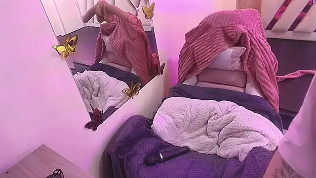 Lilith curvy online show from December 2025 07:43:01 PM