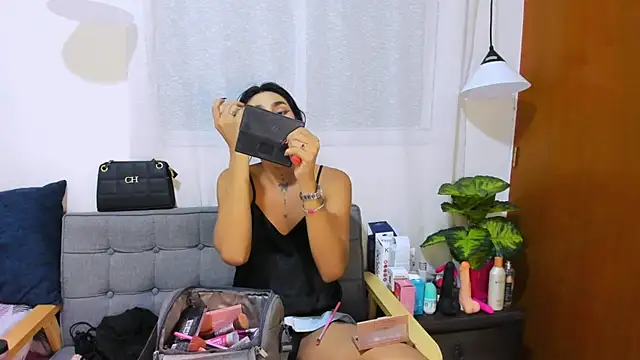 zou quira online show from October 2025 01:42:02 AM