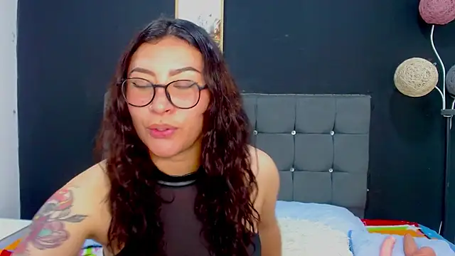 nicolee 8 online show from October 2025 01:43:02 PM