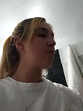 Snapshot of ayebran chatting on October 2025 09:04:02 PM ayebran online show from October 2025 09:04:02 PM