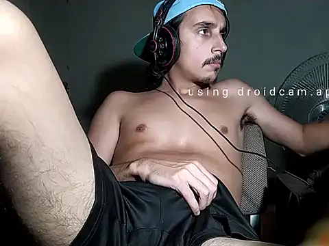 Snapshot of papito20cm chatting on December 2025 12:15:01 AM papito20cm online show from December 2025 12:15:01 AM