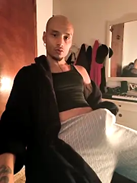 Snapshot of IskanderDemian chatting on March 2026 06:25:02 PM IskanderDemian online show from March 2026 06:25:02 PM